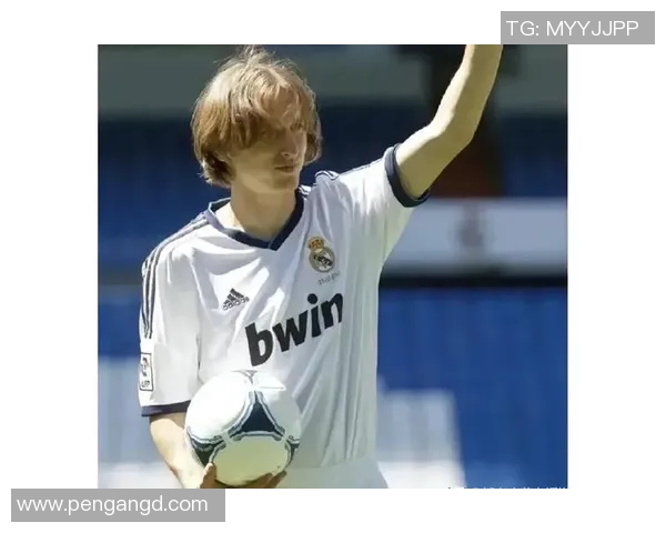 全球足球历史三十位最具影响力球星盘点及其传奇成就分析