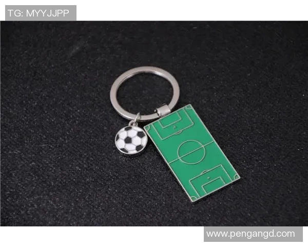 创意足球球星组合挂件潮流饰品点亮运动时尚魅力