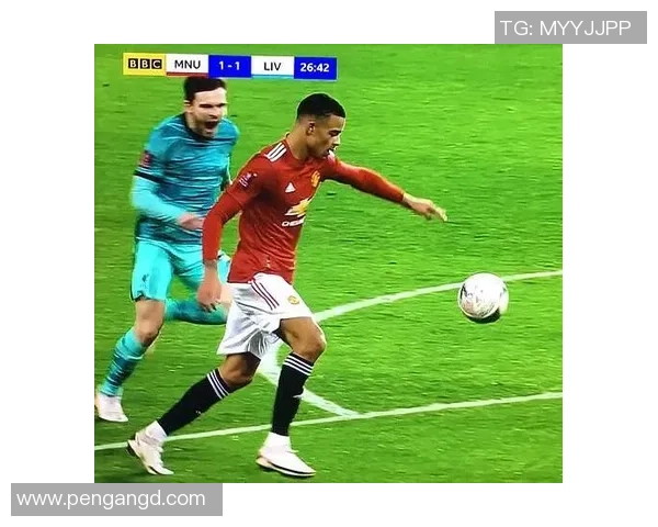 某足球明星私下踢野球场面曝光引发热议 震撼球迷世界