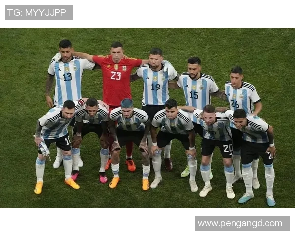 梅西C罗内马尔同框合影足球三大巨星同场聚首背后的精彩故事