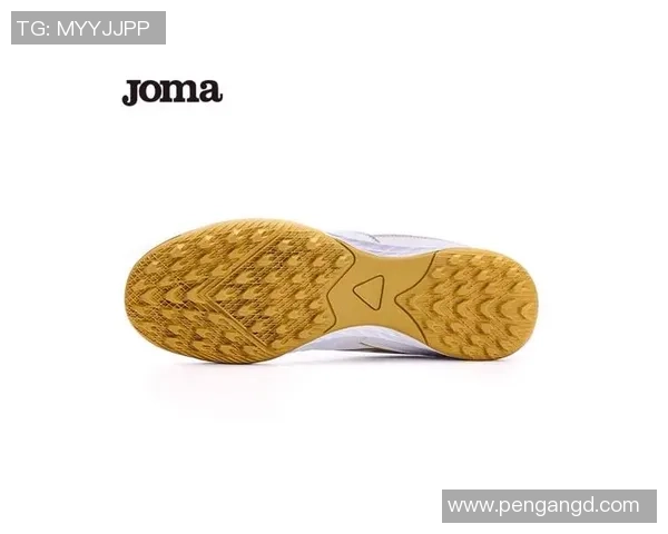 穿荷马足球鞋的球星有哪些 他们的场上表现如何提升品牌知名度