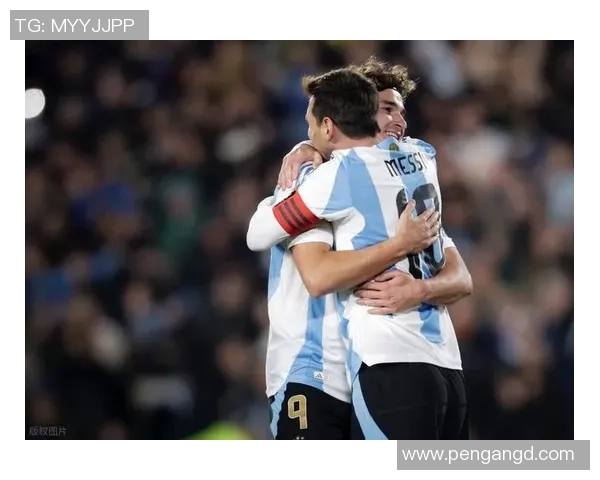 足球传奇星辉：从贝利到梅西的伟大足迹与时代印记